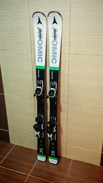 Schiuri atomic redster sc 140-142cm -clapari ski