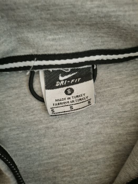 Nike tech fleece S размер чисто нов