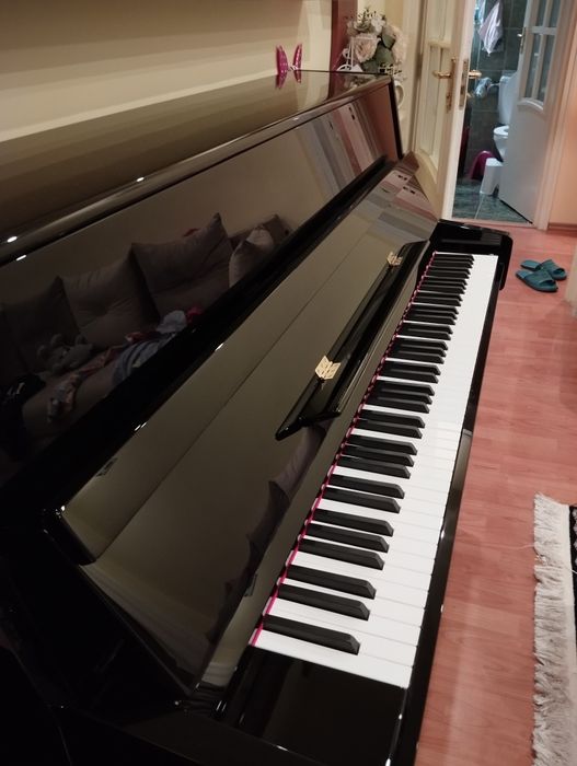 Pianina acustica Kawai K15 E ca nouă
