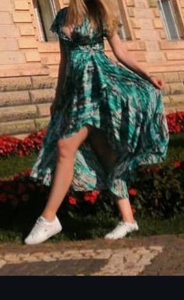 Vând rochie verde
