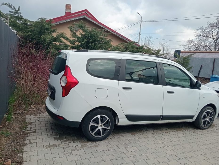 Vând Dacia logy 7 locuri !