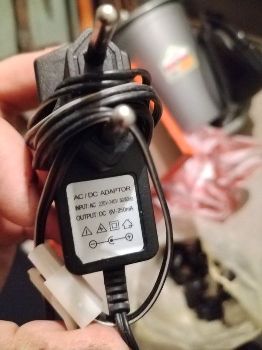 Зарядни различни видове