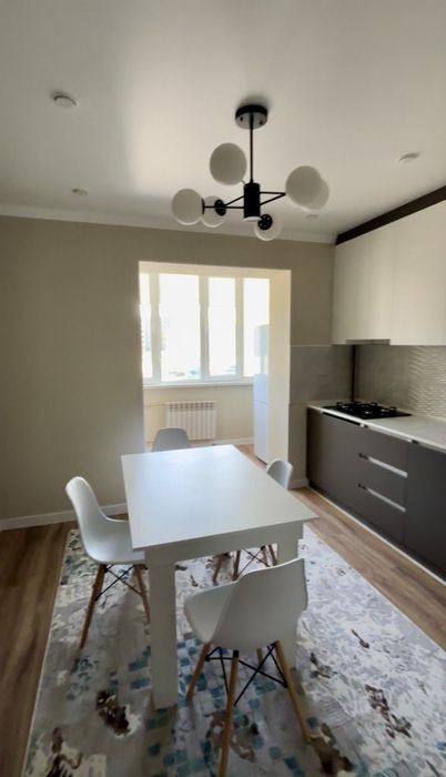 Кухонный стол и стуль 4шт