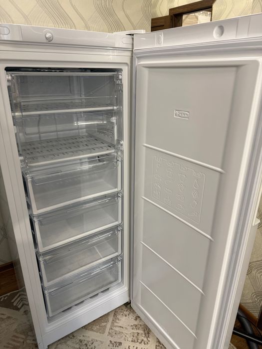 Продам морозильную камеру