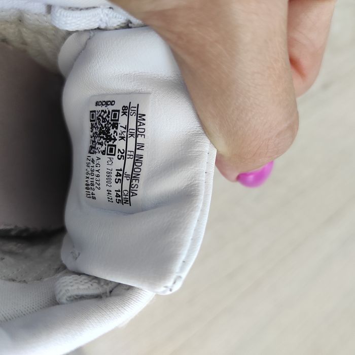 Кожени маратонки adidas за момиче, 25 номер