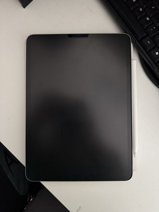 iPad Pro, Magic Keyboard, Apple Pencil