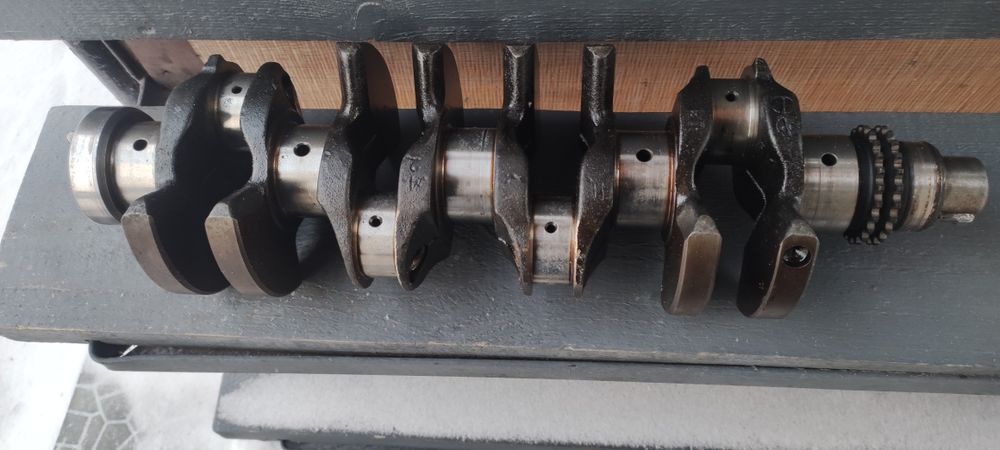 ПРОДАЕТЬСЯ Коленвал -406