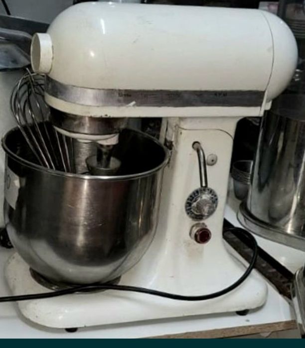 Продаётся тестомес б/у