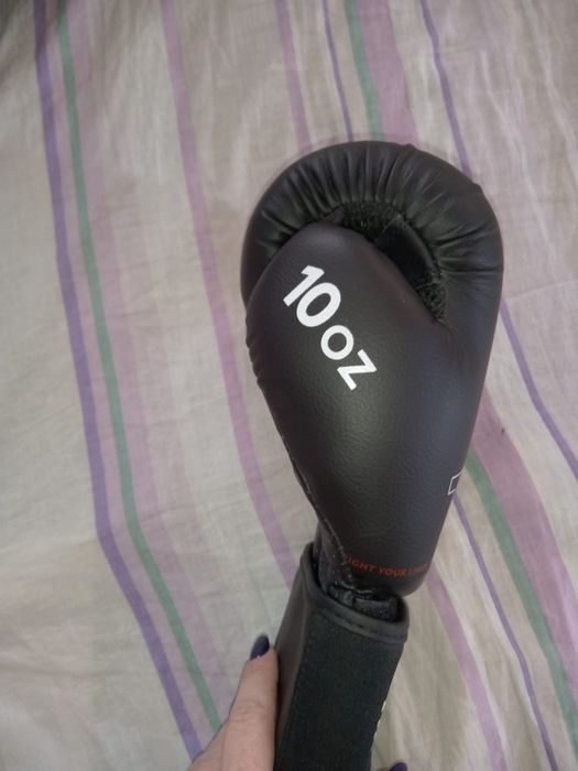 Vând mănuși  noi box