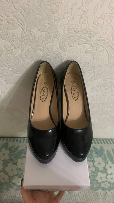 Обувь женская, полусапожки, ботинки, туфли, кроссовки