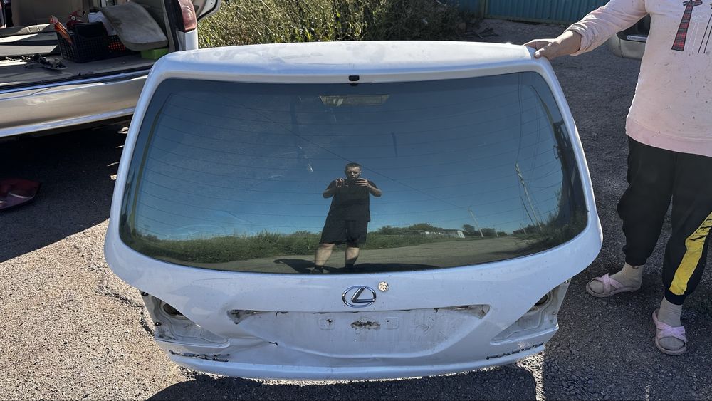 Крышка багажника Lexus rx300,Toyota Harrier.