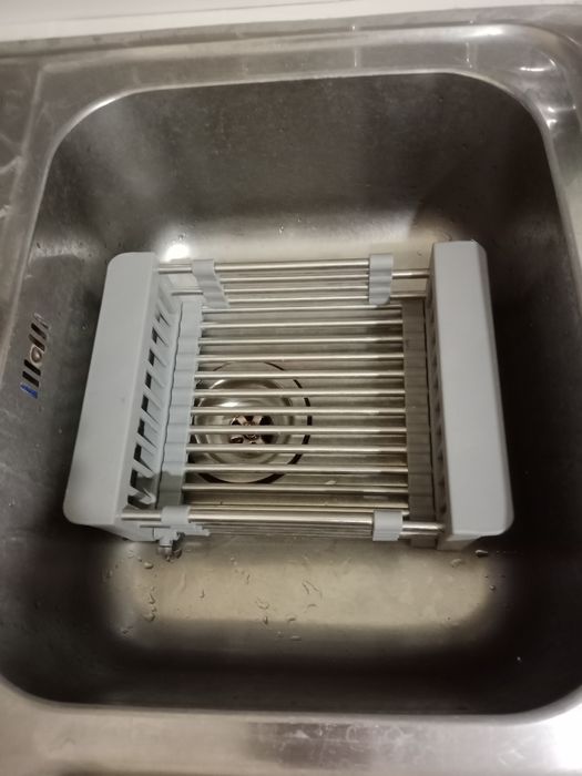 Продам сетку раздвижную для раковины