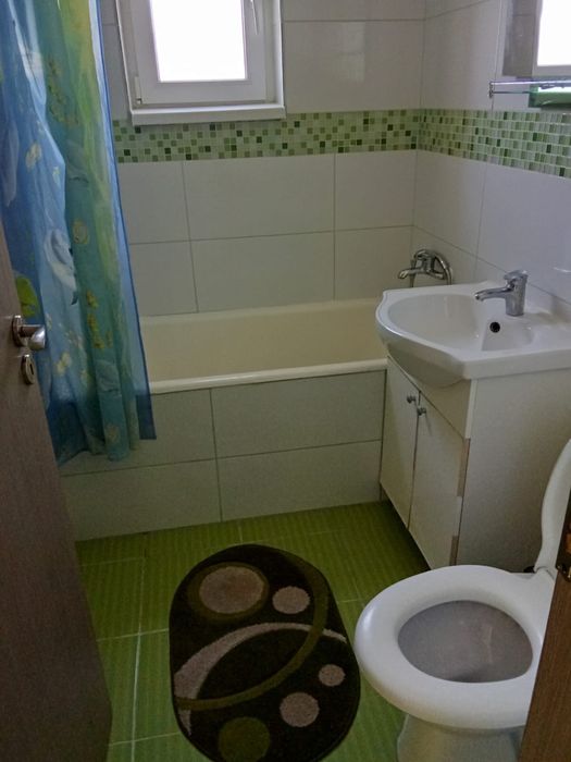 Apartament cu 2 camere de inchiriat decomandat piata Alexandria