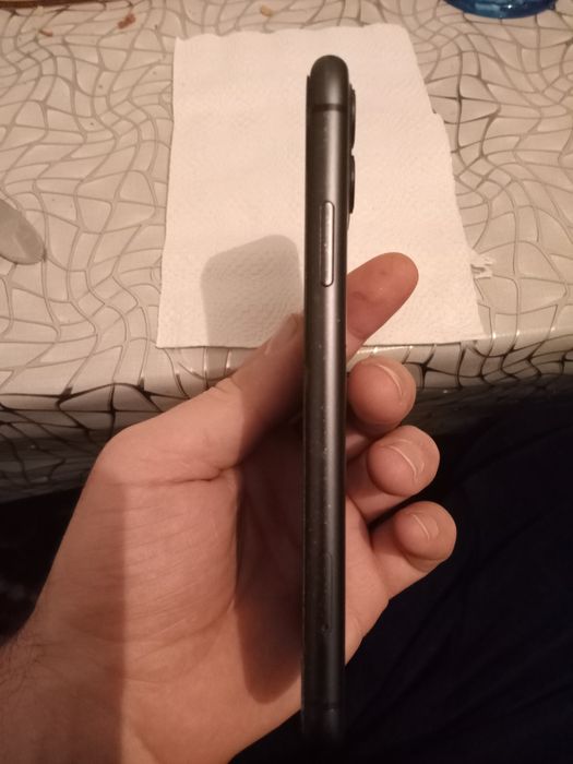 IPhone 11 с гарантией