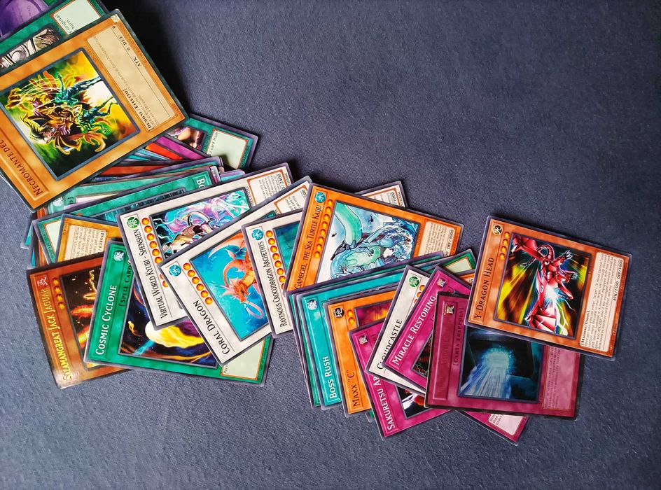 100 Карти Yu-Gi-Oh!