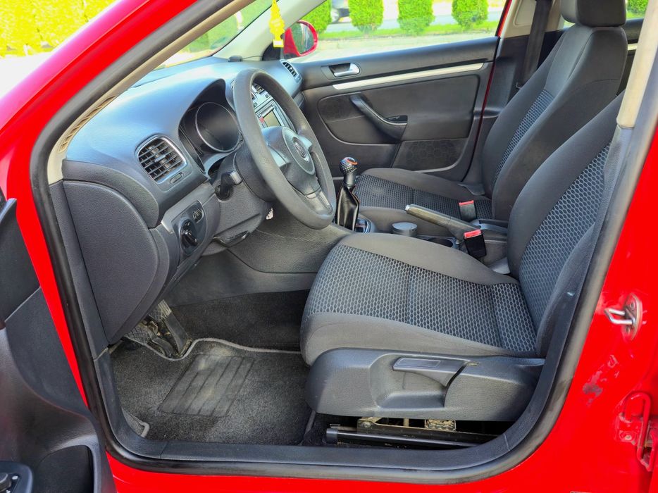 Volkswagen Golf 6 1.6 TDi 105 Cp