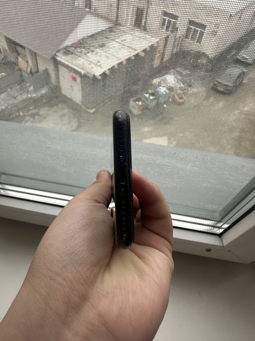 продам iphone se 2020 быстро