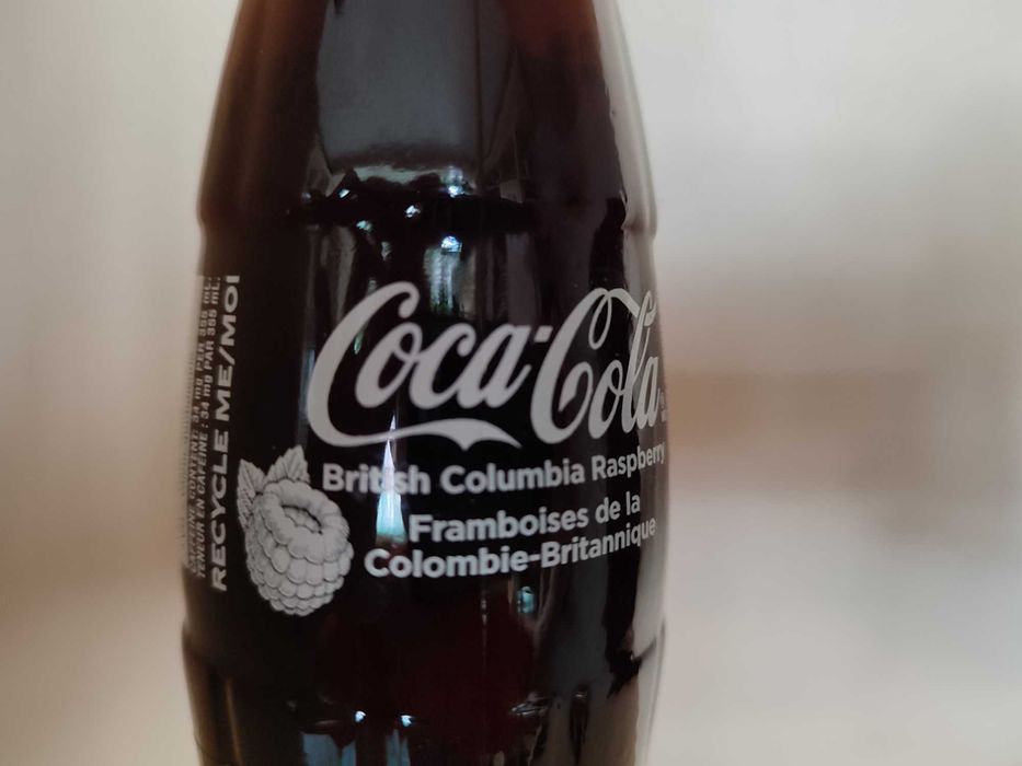 Пълни, неотваряни бутилки Кока-Кола, внос