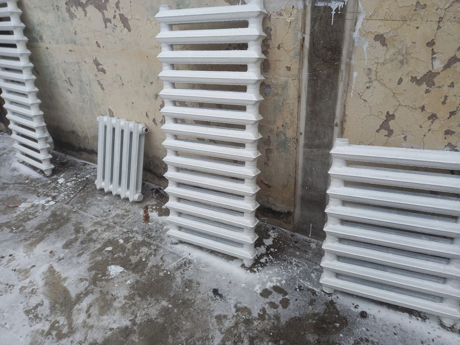 Продам чугунный батарея