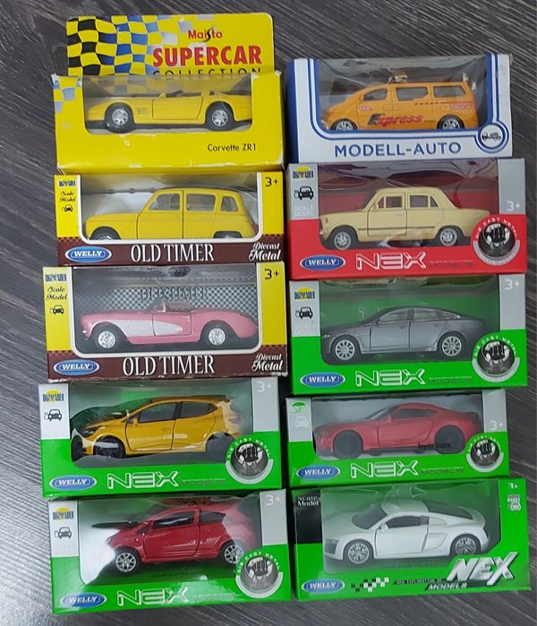 Vînd machete de colecție din metal scara 1 /32