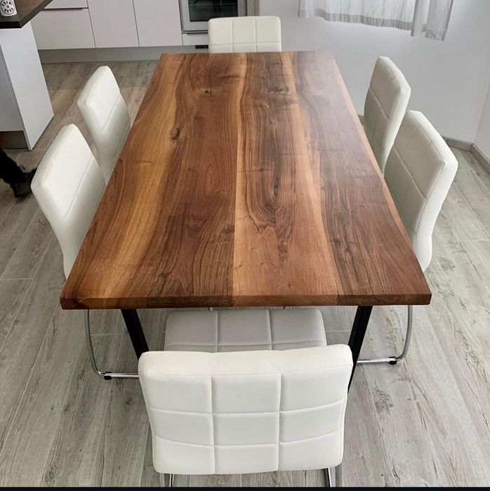 Трапезни маси от масив орех