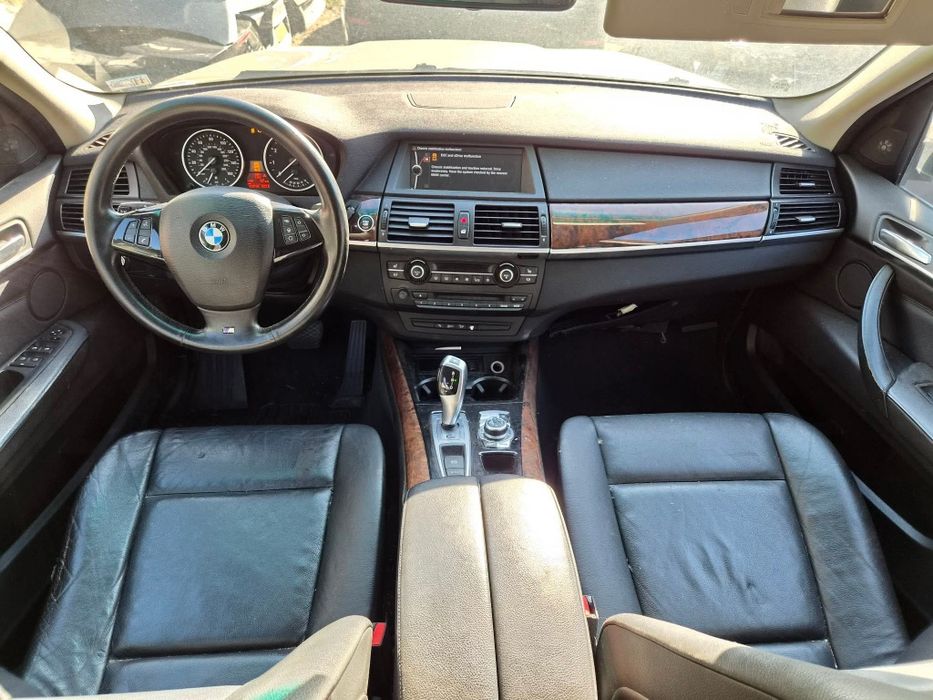 BMW X5 E70 5.0i 408кс Facelift ксенон панорама Keyless Logic7 ел багажник автоматик НА ЧАСТИ!