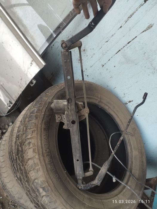 продам запчасти на Ауди 100