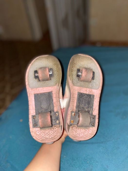 Продам кросовки ролики