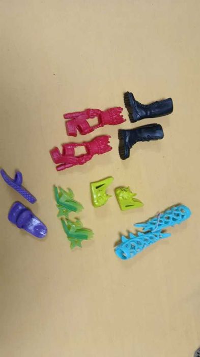 Monster High - accesorii / trolere / incaltaminte pt papusi