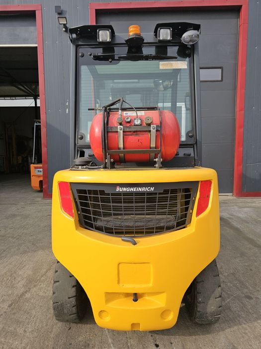 Motostivuitor pe gaz Jungheinrich 3.0T