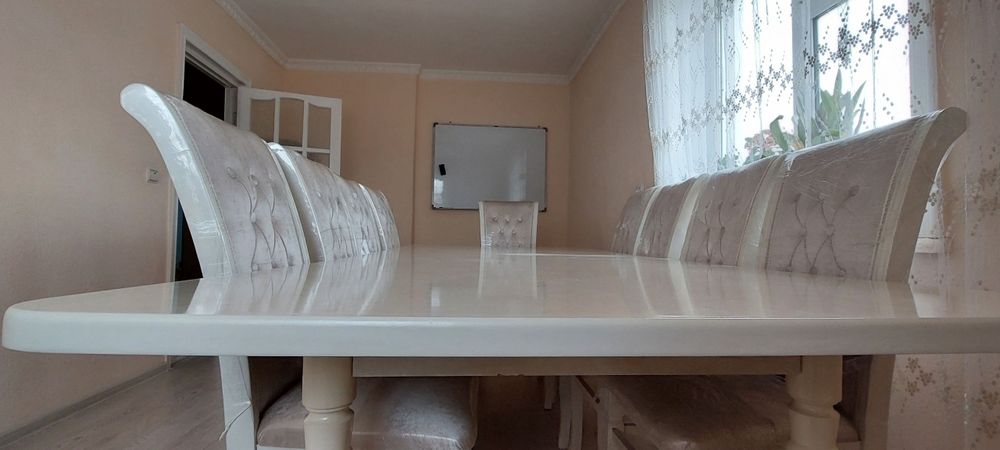 СТОЛ И СТУЛЬЯ Срочно продам !