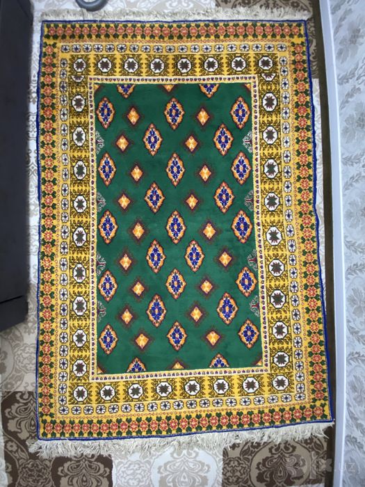 Gilam sotiladi 3x6