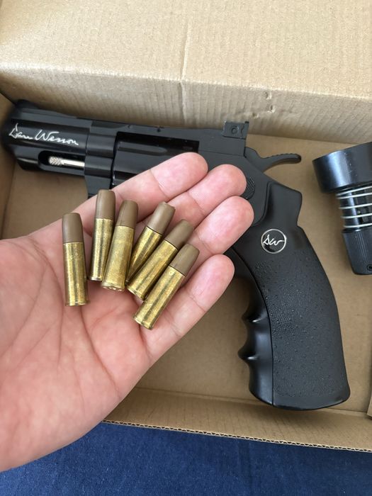 Pistol revolver Dan Wesson 2.5 CO2