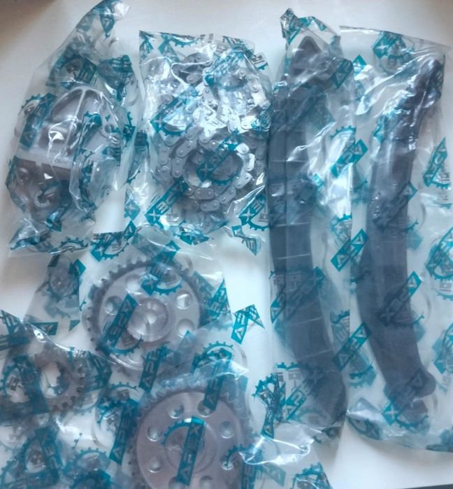 Vând kit complet de lanț de distribuție APEX Auto Parts, absolut NOU, în cutie, nefolosit