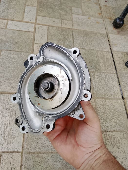 Водна помпа за Мл w164