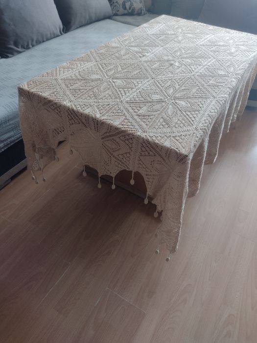 Покривки и карета плетени на една кука