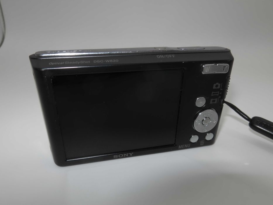 Sony Cyber-shot DSC W830 ултра компактен дигитален фотоапарат цифрова камера в отлчино състояние, пълен комплект,  работи перфектно