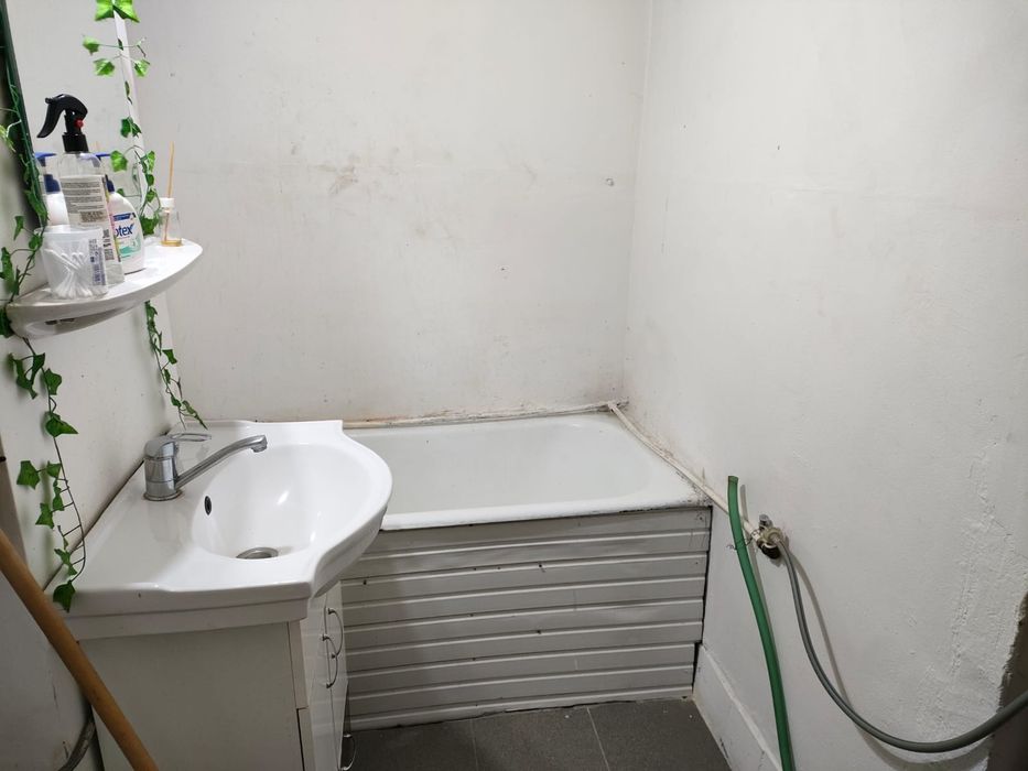 Vând garsonieră spațioasă