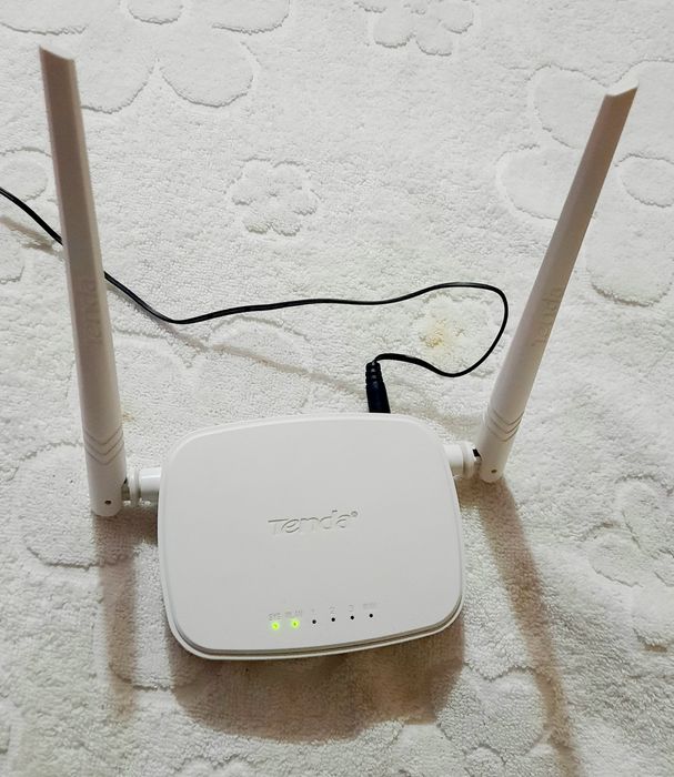 Router Tenda Wireless N300 - Easy Setup N301
