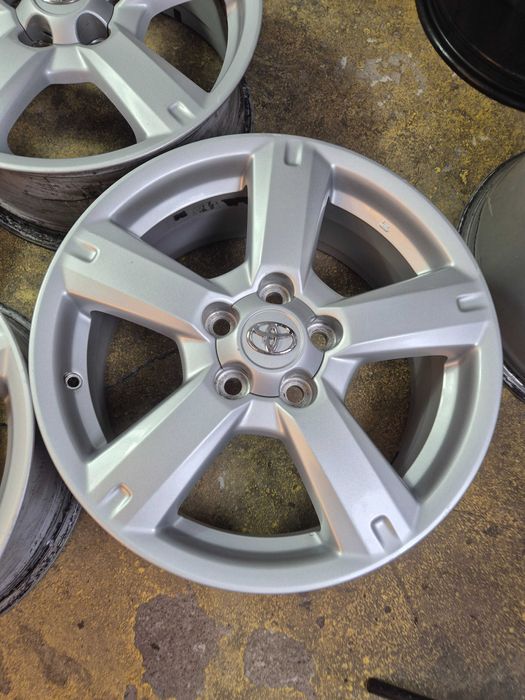 4 jante Aliaj 5x114.3 17'' OEM Toyota Rav4 CH-R Corolla AURIS 7J ET 45