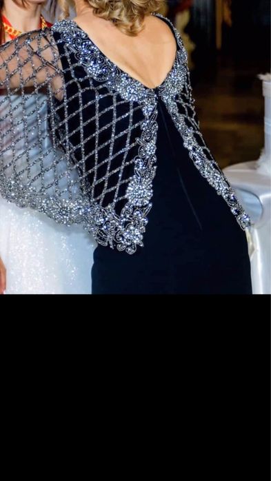 Рокля дълга бутикова със камъчета размер M-L