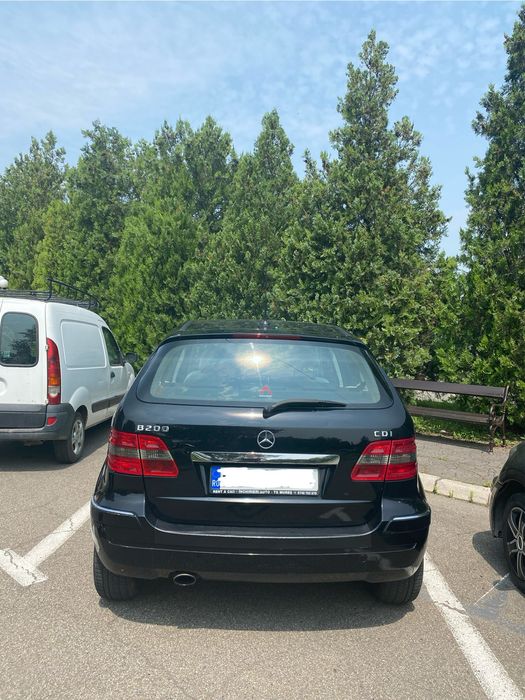 Vand Mercedes B200