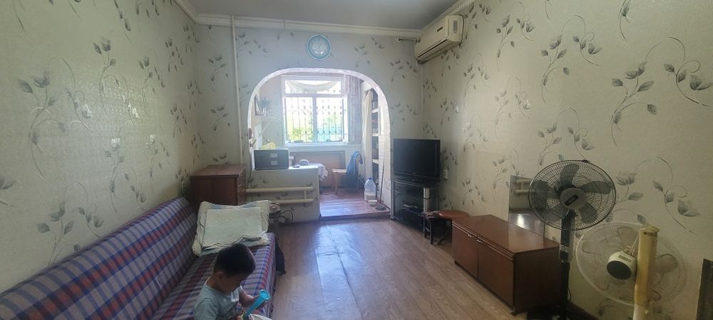Продается 1 комн квартира переделанная в 2х. НЕ ГАЛЕРЕЙКА