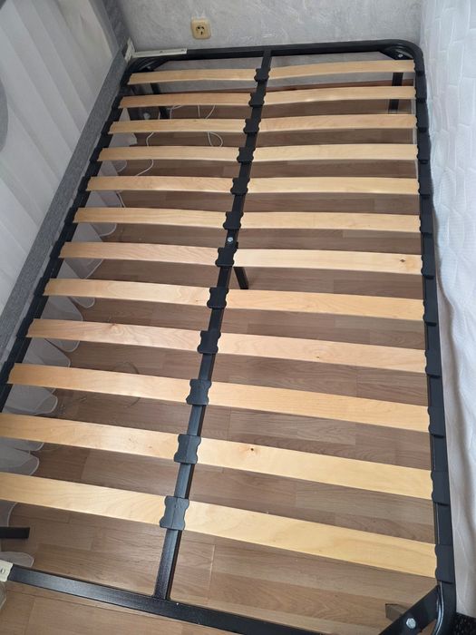 Продаются кровать с матрасом