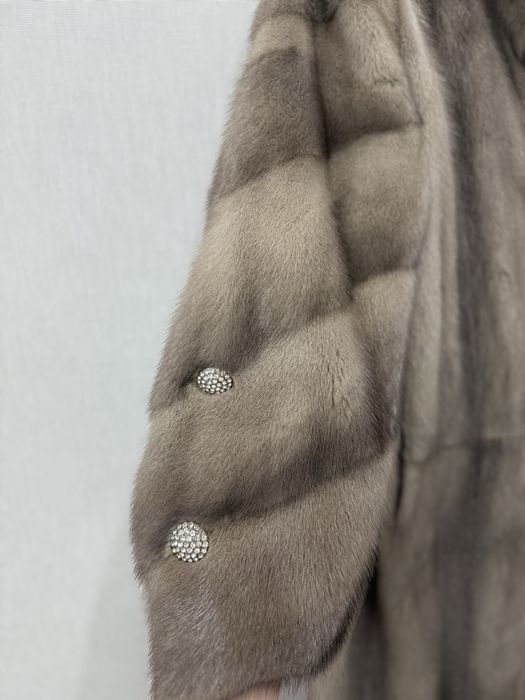 Продается новая норковая шуба