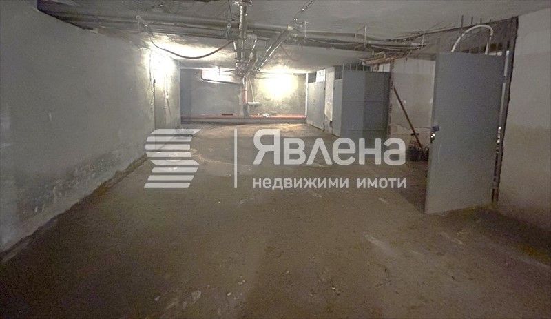 Продава се Тристаен апартамент в София, Разсадника - 102 кв.м за 1814 €/кв.м - Снимка #11