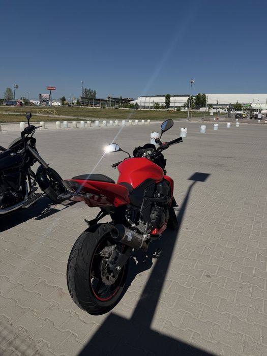 Motocicleta Kawasaki Z750 - A2