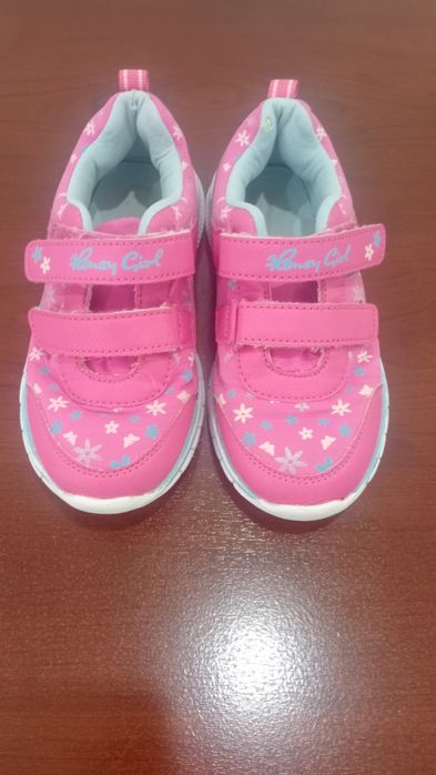 Кроссовки для девочек