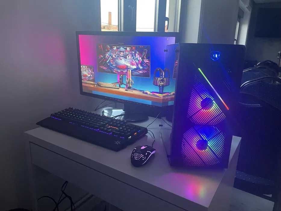 Vand PC Gaming i5 / RX 580 Sapphire Nitro+ / 16GB RAM / RGB