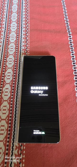 Продавам Samsung GalaxyZ Fold 5